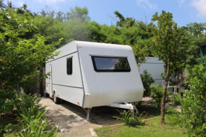 Kenting Houbihu Camping Car B&B